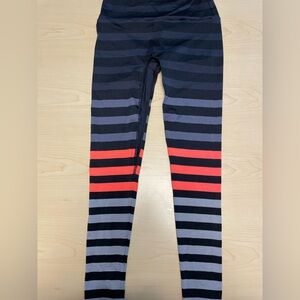 NWOT K-DEER Black, Gray & Pop of Orange Stripe Leggings, L. Absolutely Gorgeous